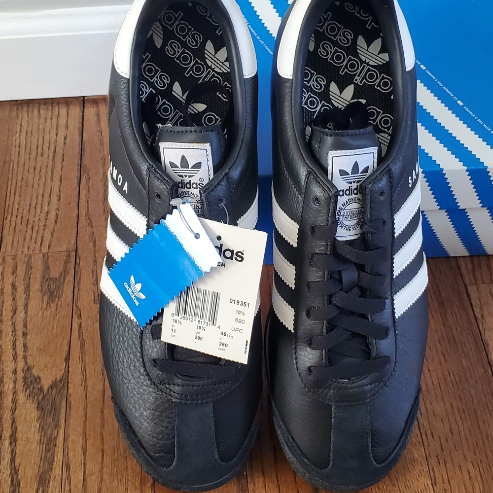 New!! Adidas Black and White Classic Samoa Sneakers. Size 11